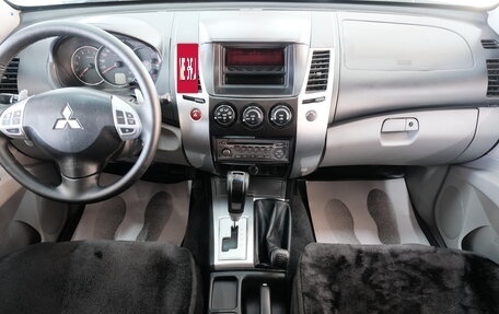 Mitsubishi Pajero Sport II рестайлинг, 2011 год, 1 759 000 рублей, 14 фотография