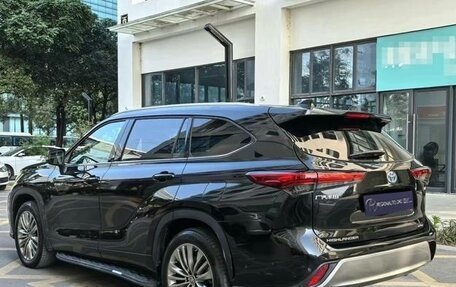 Toyota Highlander, 2022 год, 3 750 000 рублей, 4 фотография