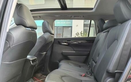 Toyota Highlander, 2022 год, 3 750 000 рублей, 9 фотография
