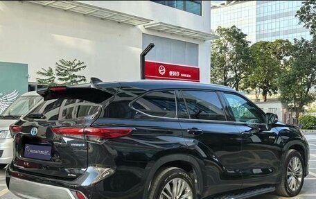Toyota Highlander, 2022 год, 3 750 000 рублей, 5 фотография