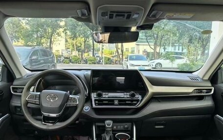 Toyota Highlander, 2022 год, 3 750 000 рублей, 8 фотография