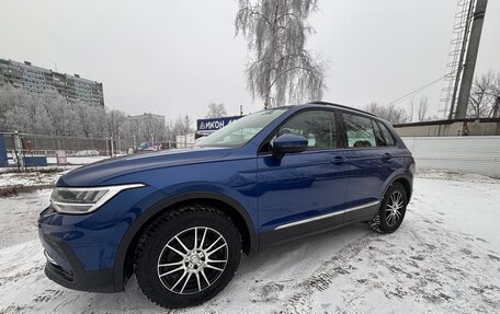 Volkswagen Tiguan II, 2021 год, 2 950 000 рублей, 11 фотография