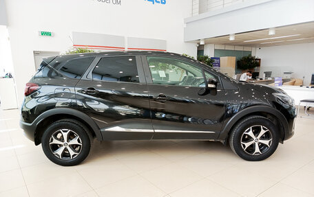 Renault Kaptur I рестайлинг, 2017 год, 1 416 000 рублей, 5 фотография
