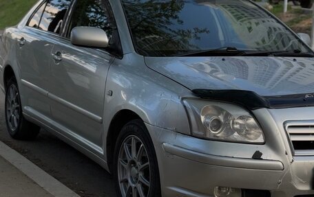 Toyota Avensis III рестайлинг, 2004 год, 670 000 рублей, 2 фотография