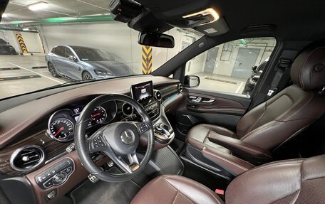 Mercedes-Benz V-Класс, 2017 год, 6 390 000 рублей, 7 фотография