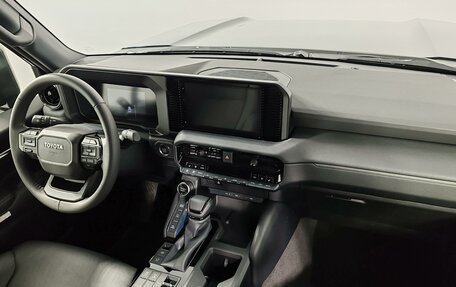 Toyota Land Cruiser Prado, 2024 год, 9 990 000 рублей, 13 фотография