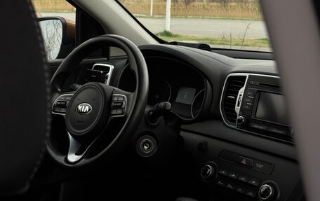 KIA Sportage IV рестайлинг, 2018 год, 2 200 000 рублей, 7 фотография