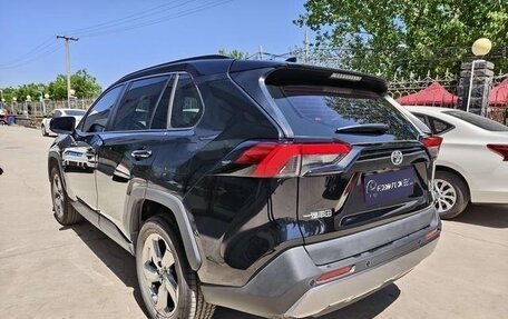 Toyota RAV4, 2022 год, 2 250 000 рублей, 5 фотография