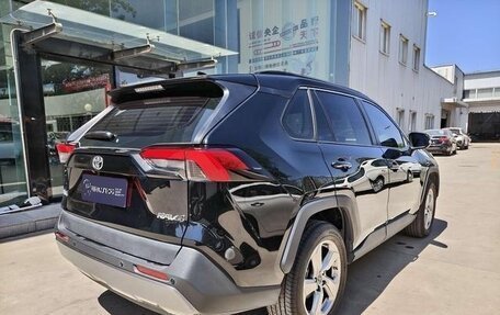 Toyota RAV4, 2022 год, 2 250 000 рублей, 4 фотография