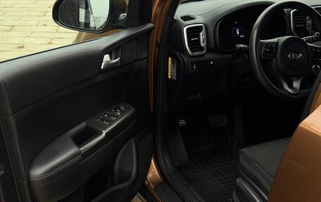 KIA Sportage IV рестайлинг, 2018 год, 2 200 000 рублей, 9 фотография