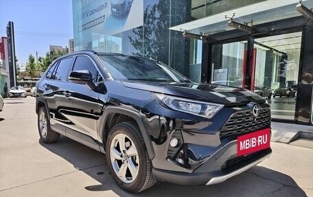 Toyota RAV4, 2022 год, 2 250 000 рублей, 3 фотография