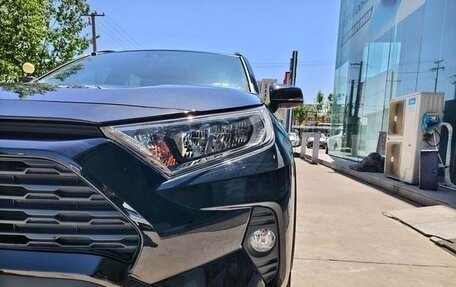 Toyota RAV4, 2022 год, 2 250 000 рублей, 14 фотография
