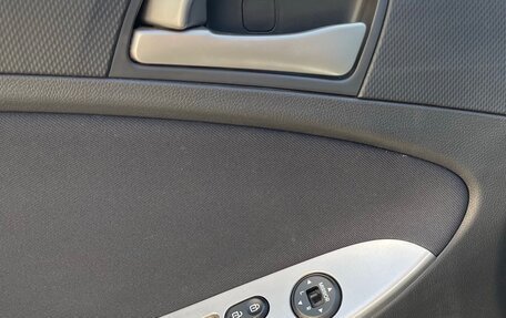 Hyundai Solaris II рестайлинг, 2015 год, 1 149 000 рублей, 13 фотография