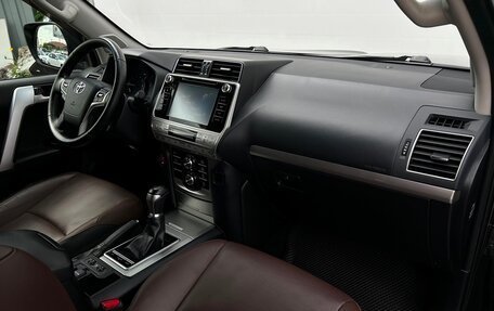 Toyota Land Cruiser Prado 150 рестайлинг 2, 2019 год, 5 498 800 рублей, 8 фотография
