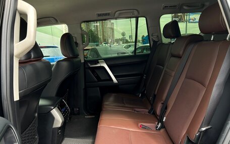 Toyota Land Cruiser Prado 150 рестайлинг 2, 2019 год, 5 498 800 рублей, 13 фотография