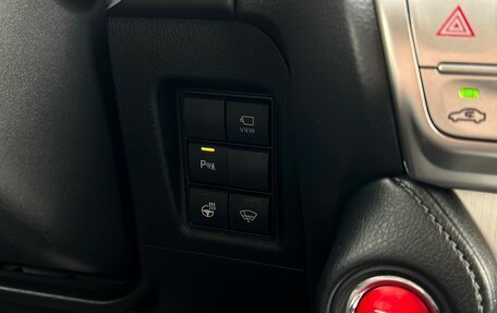 Toyota Land Cruiser Prado 150 рестайлинг 2, 2019 год, 5 498 800 рублей, 24 фотография