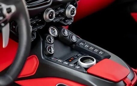 Aston Martin V8 Vantage IV, 2022 год, 17 900 000 рублей, 17 фотография