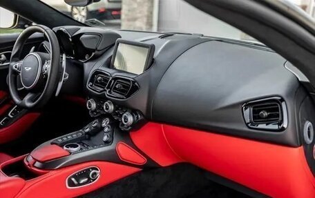Aston Martin V8 Vantage IV, 2022 год, 17 900 000 рублей, 24 фотография
