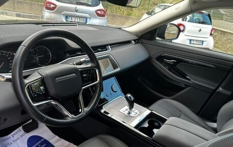 Land Rover Range Rover Evoque II, 2021 год, 3 195 000 рублей, 7 фотография