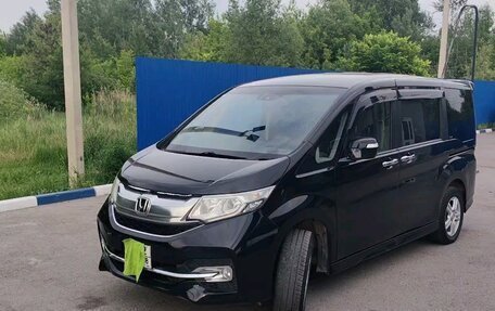 Honda Stepwgn IV, 2015 год, 2 050 000 рублей, 2 фотография