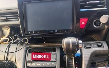Honda Stepwgn IV, 2015 год, 2 050 000 рублей, 10 фотография