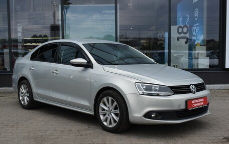 Volkswagen Jetta VI, 2014 год, 955 000 рублей, 3 фотография