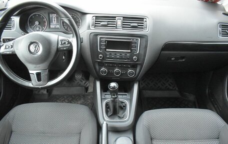 Volkswagen Jetta VI, 2014 год, 955 000 рублей, 12 фотография