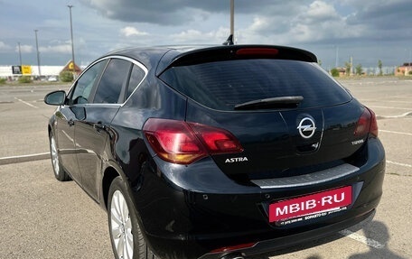 Opel Astra J, 2010 год, 600 000 рублей, 3 фотография