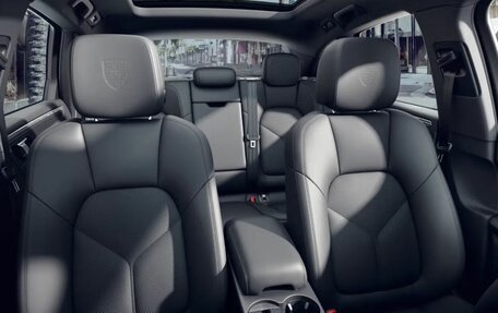 Porsche Macan I рестайлинг, 2024 год, 14 700 000 рублей, 6 фотография