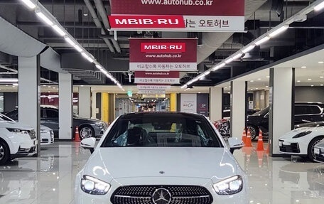 Mercedes-Benz E-Класс, 2022 год, 3 180 000 рублей, 2 фотография