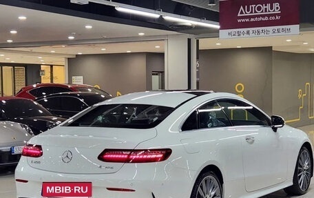 Mercedes-Benz E-Класс, 2022 год, 3 180 000 рублей, 3 фотография