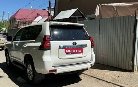 Toyota Land Cruiser Prado 150 рестайлинг 2, 2021 год, 5 000 000 рублей, 2 фотография