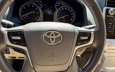 Toyota Land Cruiser Prado 150 рестайлинг 2, 2021 год, 5 000 000 рублей, 14 фотография
