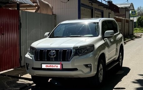 Toyota Land Cruiser Prado 150 рестайлинг 2, 2021 год, 5 000 000 рублей, 6 фотография