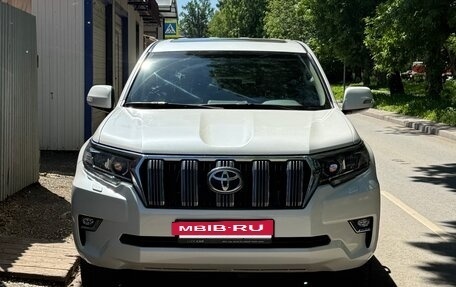Toyota Land Cruiser Prado 150 рестайлинг 2, 2021 год, 5 000 000 рублей, 5 фотография