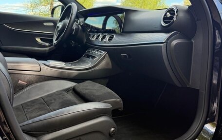 Mercedes-Benz E-Класс, 2020 год, 4 600 000 рублей, 18 фотография