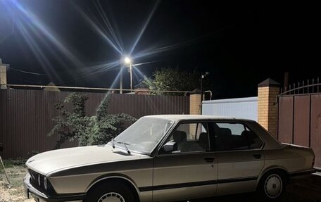 BMW 5 серия, 1985 год, 1 400 000 рублей, 10 фотография