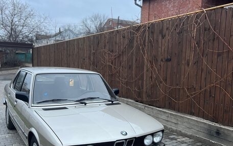 BMW 5 серия, 1985 год, 1 400 000 рублей, 14 фотография