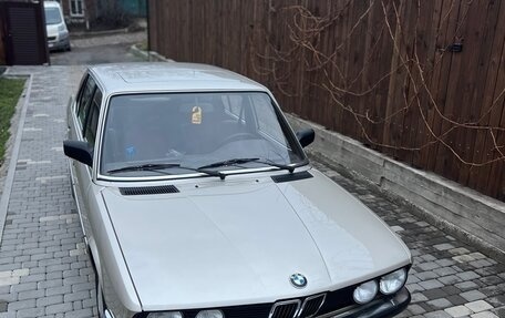 BMW 5 серия, 1985 год, 1 400 000 рублей, 13 фотография