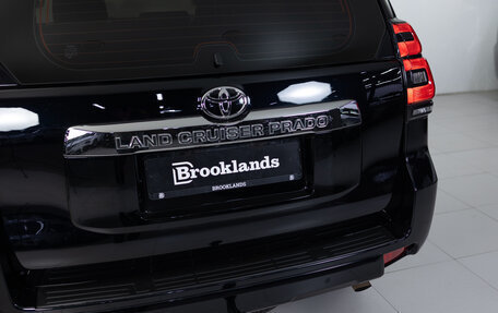 Toyota Land Cruiser Prado 150 рестайлинг 2, 2019 год, 5 790 000 рублей, 28 фотография