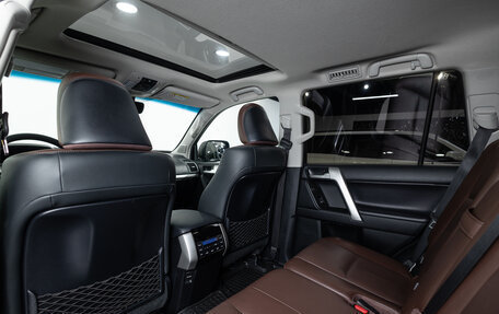 Toyota Land Cruiser Prado 150 рестайлинг 2, 2019 год, 5 790 000 рублей, 24 фотография