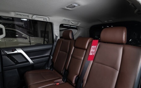 Toyota Land Cruiser Prado 150 рестайлинг 2, 2019 год, 5 790 000 рублей, 26 фотография