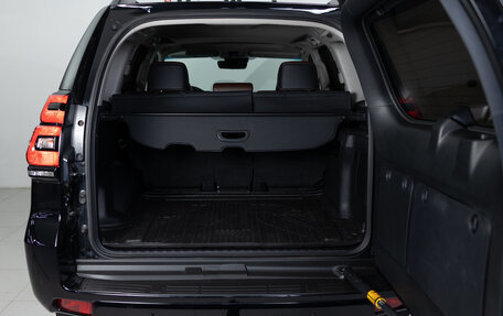 Toyota Land Cruiser Prado 150 рестайлинг 2, 2019 год, 5 790 000 рублей, 29 фотография