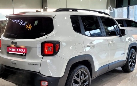 Jeep Renegade I рестайлинг, 2022 год, 1 900 000 рублей, 3 фотография