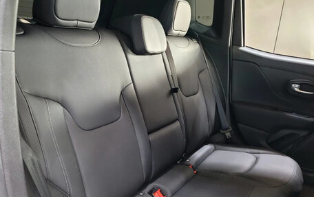 Jeep Renegade I рестайлинг, 2022 год, 1 900 000 рублей, 12 фотография