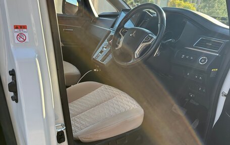 Mitsubishi Delica V, 2019 год, 3 500 000 рублей, 10 фотография