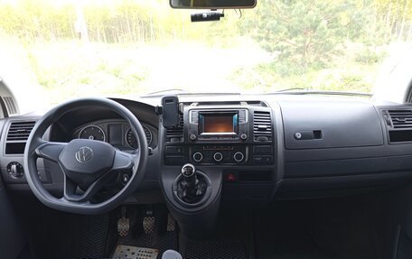 Volkswagen Multivan T5, 2010 год, 2 200 000 рублей, 15 фотография