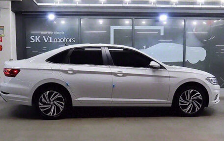 Volkswagen Jetta VII, 2022 год, 1 600 000 рублей, 2 фотография