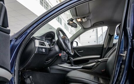 BMW 3 серия, 2011 год, 928 000 рублей, 14 фотография
