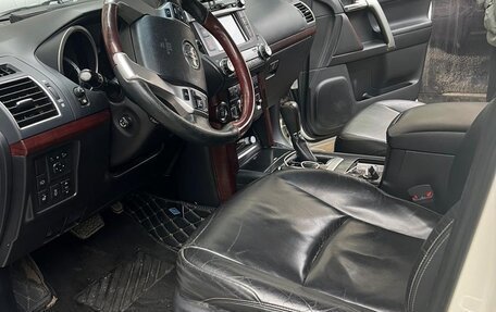Toyota Land Cruiser Prado 150 рестайлинг 2, 2016 год, 3 600 000 рублей, 7 фотография